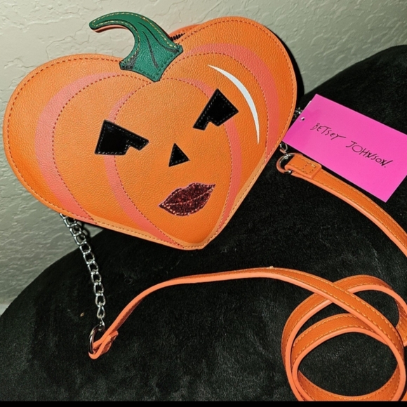 🎃Betsy Johnson Heart Shaped Pumpkin 🎃 Face Crossbody Handbag - NWT Fall & Fun - Picture 9 of 16